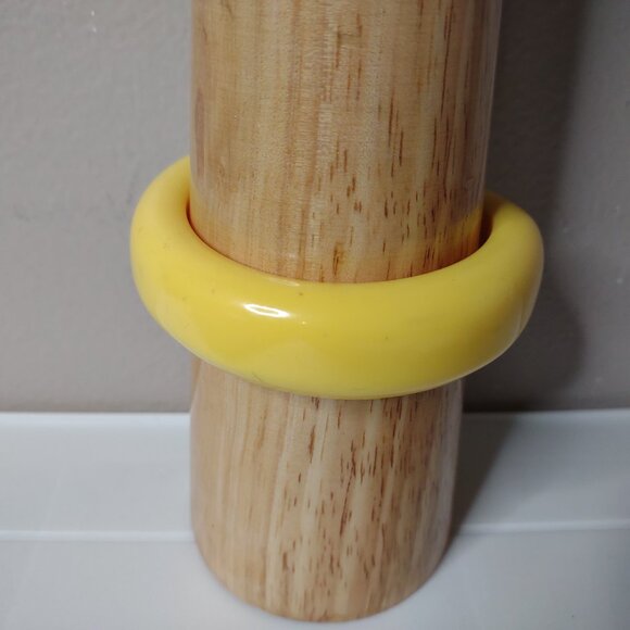 8 Inch Vintage Thick Yellow Bangle - Picture 3 of 12